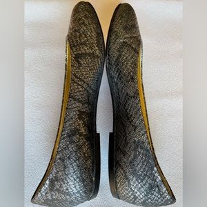 🐍 Vintage Andrea Carrano Baby Boa Flats